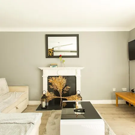 Modern Elegant With Parking