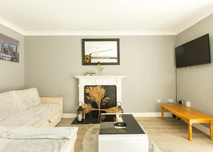 Modern Elegant With Parking