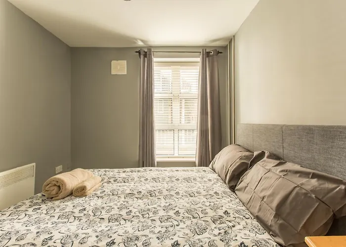 Modern Elegant With Parking *