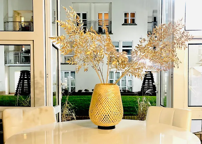 Modern Elegant With Parking *